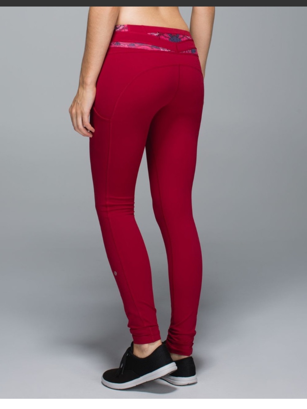 Lululemon Speed Tight II *Full-On Luxtreme (Brushed)
Deepest Cranberry